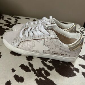 Vintage Havana White and Gold Star Sneakers